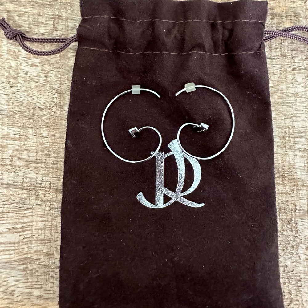 NWOT Reeds Jewelers silver earrings